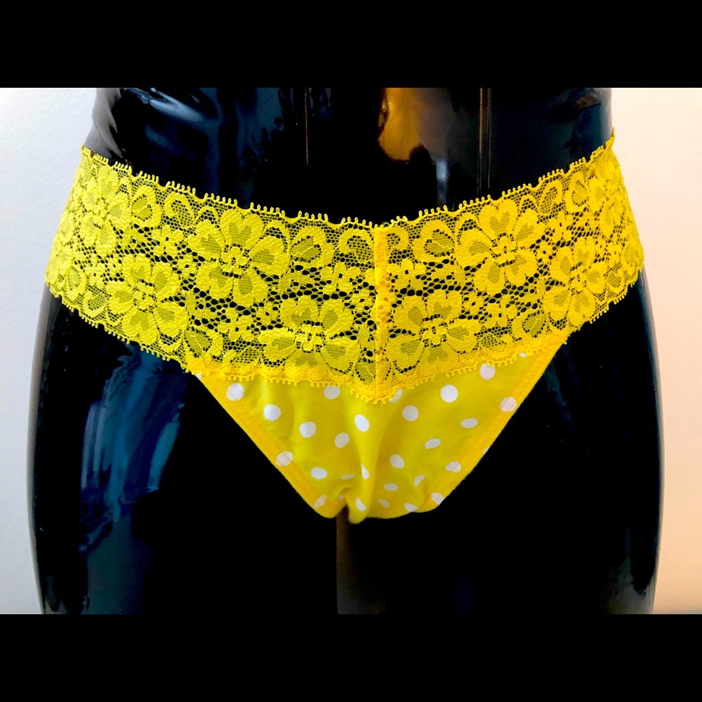 🦋NEW VTG Victoria’s Secret Pink Cotton Thong -M